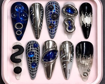 Cybercore Silver Chrome Nails: Futuristic Tech Style Set, 3D Liquid Metal Manicure