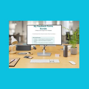 Può includere: Un monitor di computer mostra "My Feedback Forms Bundle" e "3 Ready-to-Use Google Forms Templates". Il monitor è su una scrivania di legno con una tastiera, un mouse, una lampada e una pianta. Un altoparlante grigio scuro e un thermos nero sono anche sulla scrivania.