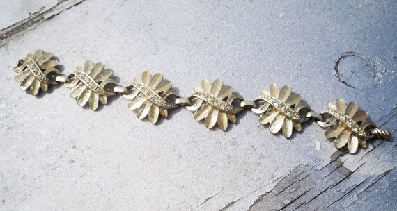 Vintage Sarah Coventry Chunky Goldtone Leaf and R… - image 6
