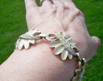 Vintage Sarah Coventry Chunky Goldtone Leaf and Rhinestone Bracelet