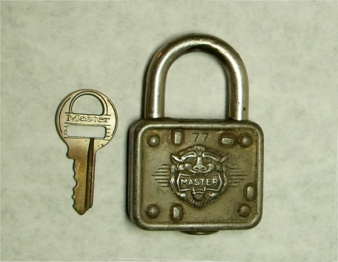 Vintage Master Lock 77 Lion Head With Key Milwaukee Wisconsin Etsy