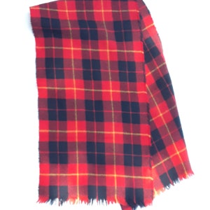 Bufanda de tartán de lana de los años 70, tejida a mano, de 30 x 114 cm, con un largo de 30 x 114 cm. Tejido de tartán escocés.
