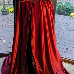 CLOAK/hood Cape,RED,handmaid//VELVeT w/clasp,Ren Faire wedding,Dickens Fest, Fairy,COSTUME,CoSPLAY, or everyday
