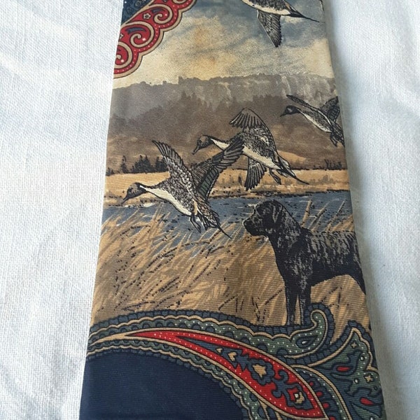 NECKTIE Ducks Unlimited print// Vintage Men's necktie//business tie//maroon /navy blue w/labrador dogs &ducks flying detailed print