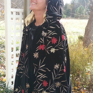 Embroidered Floral Velvet Hooded Cape: Renaissance Cosplay Cloak