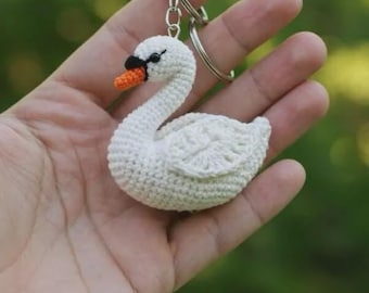 Crochet Swan Keychain, Handmade Swan Bag Charm, Amigurumi Bird Keyring, White Swan Crochet Keychain, Cute Purse Charm, Gift for Her