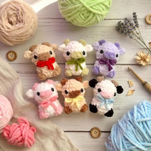 Handmade Crochet Mini Cow Plush, Kawaii Amigurumi Animal Doll, Pocket Size Gift