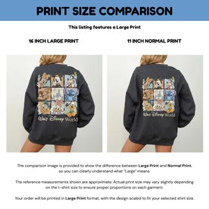 Może przedstawiać: Obraz por&oacute;wnawczy pokazujący r&oacute;żnicę między dużym nadrukiem 40 cm a normalnym nadrukiem 28 cm na ciemnoszarej bluzie. Bluza ma kolorowy wz&oacute;r postaci Disneya.