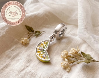 Citronskiva Frukthänge Berlock, Berlocker för armband, Silverberlock, Halsbandshänge, Present till henne, Resehänge, Mors dag