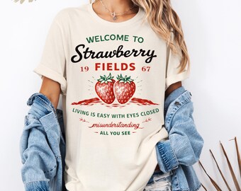 Vintage Strawberry Shirt Strawberry Graphic Tee Retro Fruit Shirt Aesthetic Cottagecore Shirt Summer Vibes Tee