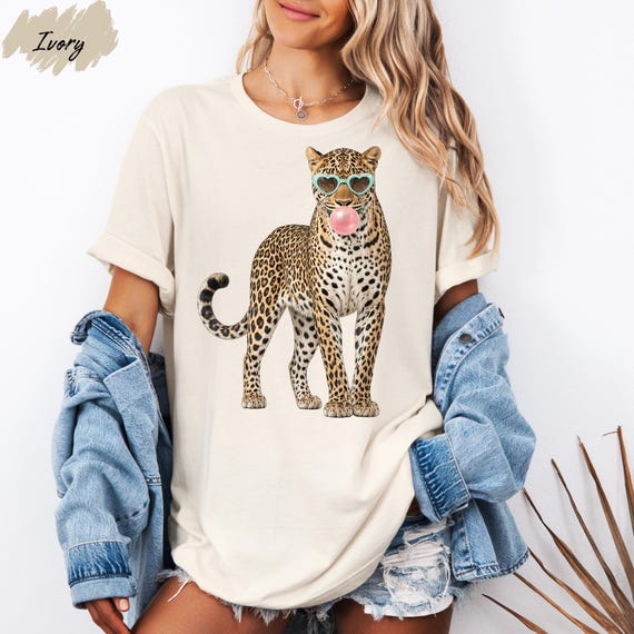 Leopard Shirt Cute Animal Tee Funny Leopard T-Shirt Bubble Gum Aesthetic Graphic Tee Animal Lover Gift Trendy Women Shirt