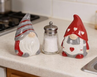 Solniczki i pieprzniczki Gnome, dekoracja stołu na Boże Narodzenie w stylu nordyckim