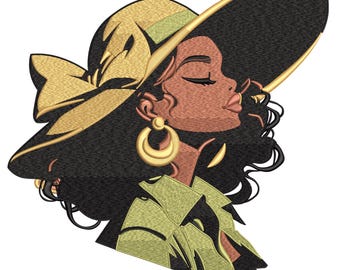 Puede incluir: Ilustración bordada de una mujer con un sombrero grande y elegante de ala ancha. El sombrero es negro con ribetes dorados y un lazo grande. La mujer tiene la piel oscura, pendientes de aro dorados y viste un atuendo verde y dorado.