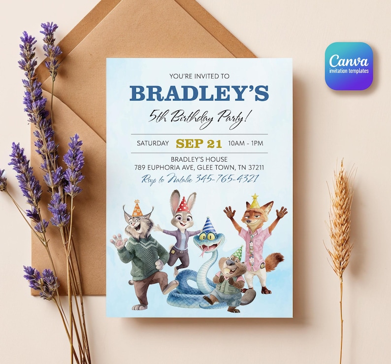 K&ouml;nnte beinhalten: Eine rechteckige Geburtstagseinladungskarte mit dem Text YOU'RE INVITED TO BRADLEY'S 5TH BIRTHDAY PARTY, SATURDAY SEP 21 10AM-1PM, BRADLEY'S HOUSE 789 EUPHORIA AVE, GLEE TOWN, TN 37211, und RSVP to Natalie 345-765-4321 sowie illustrierten Tieren.