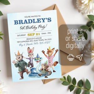 K&ouml;nnte beinhalten: Eine rechteckige Geburtstagseinladungskarte mit hellblauem Hintergrund und Zeichentricktieren mit Partyh&uuml;ten. Der Text lautet: YOU'RE INVITED TO BRADLEY'S 5th Birthday Party! SATURDAY SEP 21 10AM - 1PM, BRADLEY'S HOUSE 789 EUPHORIA AVE, GLEE TOWN, TN 37211.