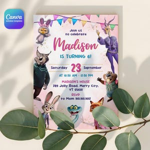 Puede incluir: Una tarjeta de invitaci&oacute;n de cumplea&ntilde;os rectangular con banderines coloridos en la parte superior y varios personajes animales animados. El texto dice: Join us to celebrate Madison IS TURNING 6! Saturday 23 September AT 10:30 AM - 12:30 PM MADISON'S HOUSE 789 Jolly Road, Merry City, VT 05601 RSVP to Mom 901.901.9012.