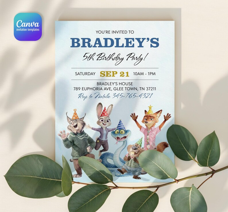 K&ouml;nnte beinhalten: Eine hellblaue Geburtstagseinladungskarte mit dem Text YOU'RE INVITED TO BRADLEY'S 5th Birthday Party! SATURDAY SEP 21 10AM - 1PM BRADLEY'S HOUSE 789 EUPHORIA AVE, GLEE TOWN, TN 37211 Rsvp to Natalie 345-765-4321 und illustrierten Tieren.