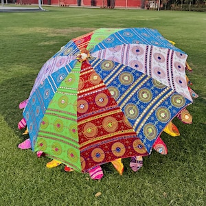 Indiskt handgjort mandala-designat lapptäcke för trädgårdsparasoll, boho uteplatsparasoll, flerfärgad utomhussolskydd, bröllopsdekorationsparasoll