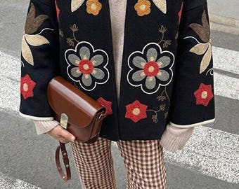 Vintage Schwarzer Wollmantel | Bestickte Blumenjacke, elegante Oberbekleidung
