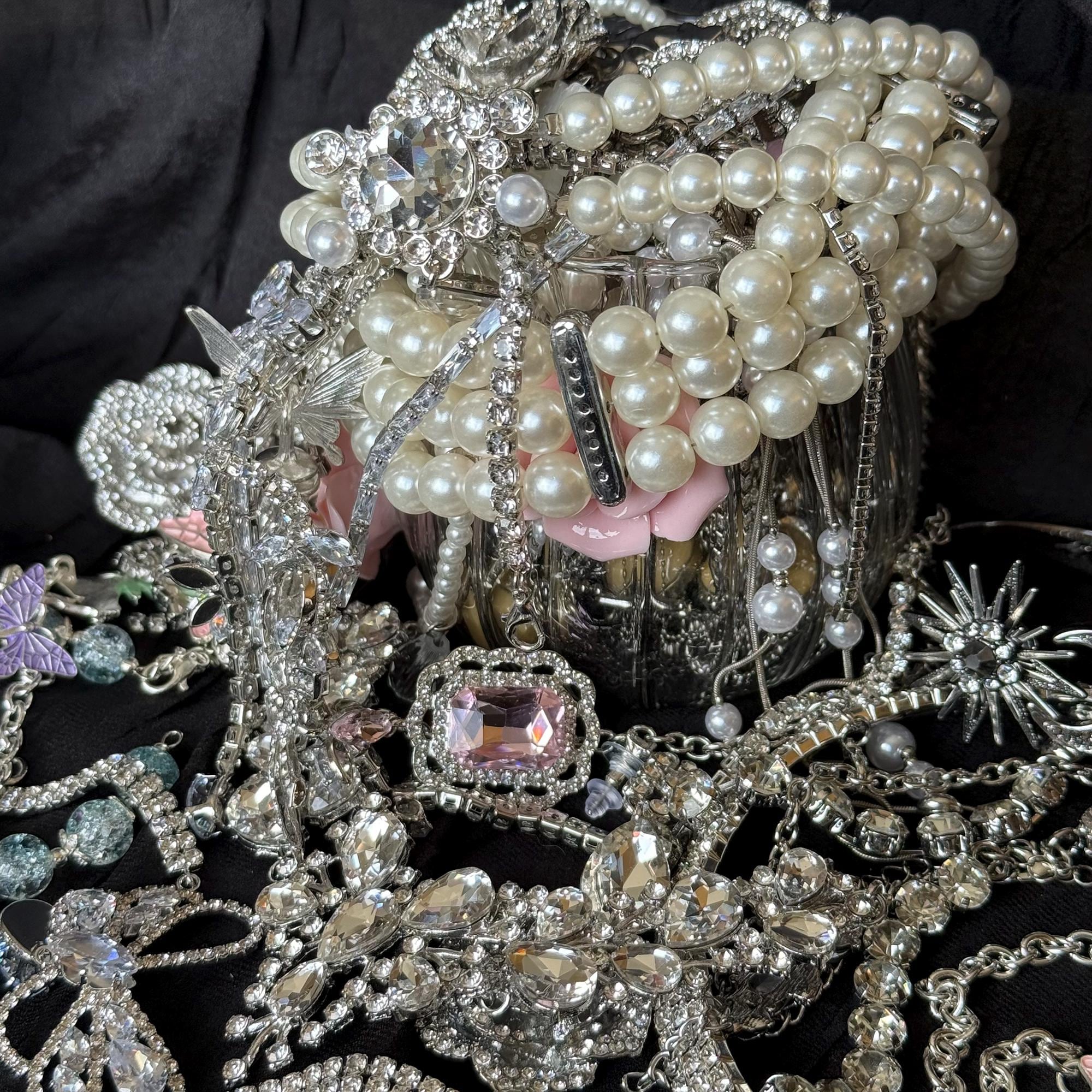 Thrifted jewelry mystery box - Etsy 日本