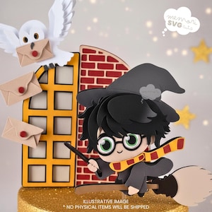 Pode incluir: Um cake topper de arquivo digital em camadas com um personagem de desenho animado com óculos, cachecol e vassoura. Uma coruja branca carrega uma carta. O topper inclui uma parede de tijolos e uma janela. O texto diz "CAKE TOPPER Layered DIGITAL file".