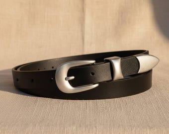 Women's Slim Leather Belt – Minimalist Gold Buckle Skinny Waist Belt for Dresses, Trendy Korean Fashion Accessory, Adjustable Casual Cinch