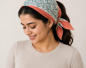 Bandana geométrica azul de algodão, lenço para animais de estimação com estampa Bagru feita à mão.