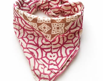 Katoenen bandana met blokprint, bruinroze geometrische boho-hoofddoek, hondenbandana-haaraccessoire
