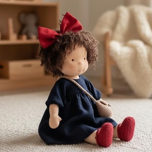 Bambola ispirata al metodo Waldorf, 30 cm / Bambola di stoffa morbida, giocattolo fatto a mano, regalo Montessori naturale per bambini