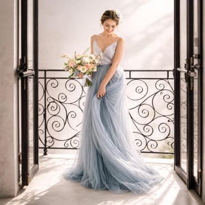 kate middleton blue dress lace A-line Chiffon Celebrity Tusk Conservation Awards V neckline and lace How to smooth out Size:S+ x-prod-type:Dress