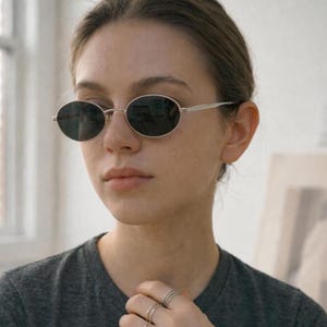Small Oval Sunglasses Women Retro | Elegant Metal Frame UV400 Shades | Vintage Minimalist Fashion Glasses