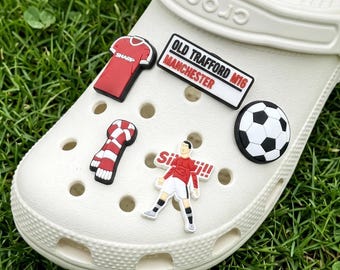 Zawieszki do butów inspirowane United | Szpilki do chodaków piłkarskich | Prezent dla fana