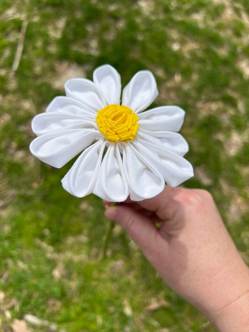 Witte katoenen madeliefjes met steel, madeliefjeboeket, katoenbloem, stoffen madeliefje, 2e huwelijksverjaardag, katoenen jubileum, cadeau voor haar, tweede afbeelding 6