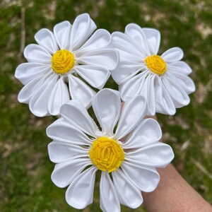 Witte katoenen madeliefjes met steel, madeliefjeboeket, katoenbloem, stoffen madeliefje, 2e huwelijksverjaardag, katoenen jubileum, cadeau voor haar, tweede afbeelding 5