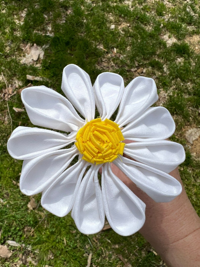 Witte katoenen madeliefjes met steel, madeliefjeboeket, katoenbloem, stoffen madeliefje, 2e huwelijksverjaardag, katoenen jubileum, cadeau voor haar, tweede afbeelding 2