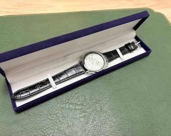 Ongebruikt Junior Chamber International 2012/13 JCI ASPAC Senate dual-beweging quartz herdenkingshorloge 43 mm, doos