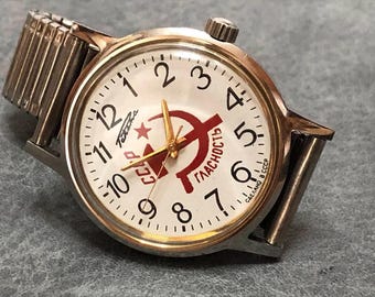 01 希少なヴィンテージ ソビエト CCCP レッドリパブリック ミリタリーウォッチ ハンマー＆シックル文字盤 35 mm