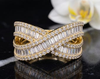 Pierścionek z krzyżem Baguette Moissanite w złocie 14k, szeroki pierścionek z diamentami w kształcie litery X, efektowna podwójna obrączka eternity Criss Cross, luksusowa biżuteria ślubna