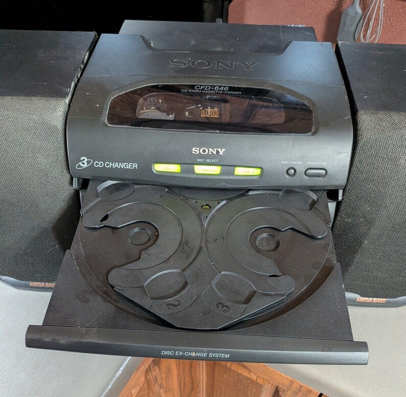 Sony CFD-646 Boombox 3 CD Radio Cassette Recorder Detachable Speakers w/Remote image 4
