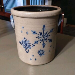 Vintage Rowe Pottery 1 Gallon Crock Snowflake 2003