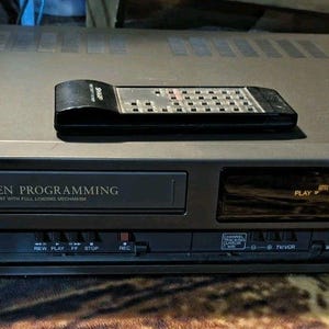 1995 sharp vc-a5250u 4 head vhs vcr video cassette recorder player with remote