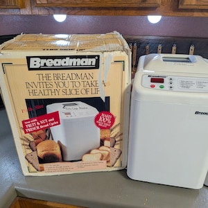 Breadman Plus Automatic Bread Maker Model TR-700, 430W