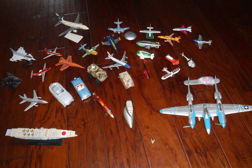 Matchbox Hot Wheels Planes Helicopters Tanks Cars 30 Pieces - Etsy Matchbox Hot Wheels Planes Helicopters Tanks Cars 30 Pieces - Etsy