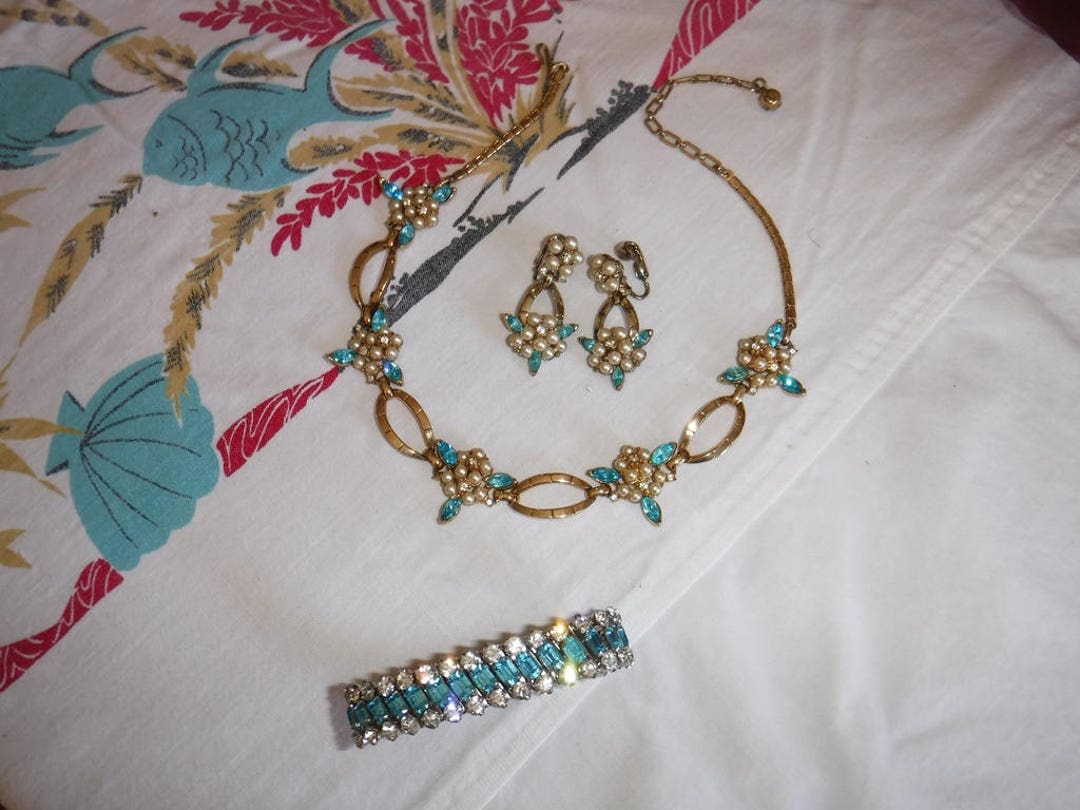Vintage Coro Costume Jewelry Set Necklace Earrings and Bracelet Festoon