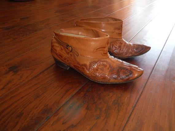 Southwestern/Mexico tooled ankle boots size 7 - image 3