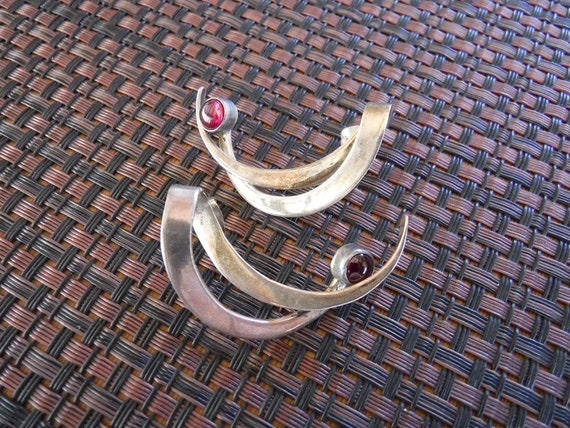 Sterling silver and garnet pierced earrings - image 6