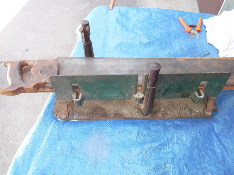 Langdon Acme Mitre Saw Box Size 2 model 73 and 24" Henry Disston & Sons Warranted Cast Steel Back hand saw image 3