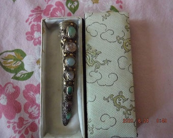 Fingernail guard brooch/pin with Jade and light pink gemstone stamped Silver goldtone