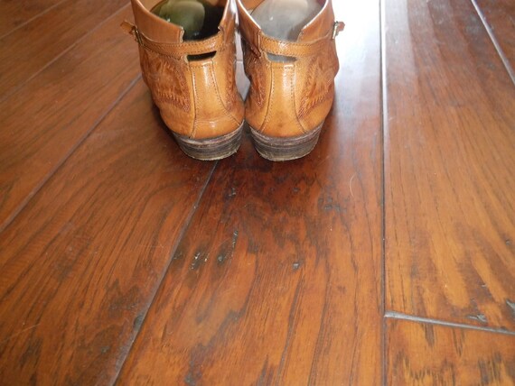 Southwestern/Mexico tooled ankle boots size 7 - image 4