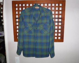 Pendleton Woolen Mills Board Shirt Blues Yellow Greens Red USA Made Wool/ loop button collar size Small